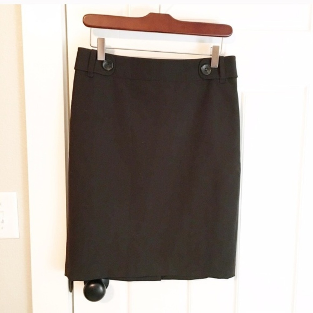9/20 THE LIMITED SKIRT